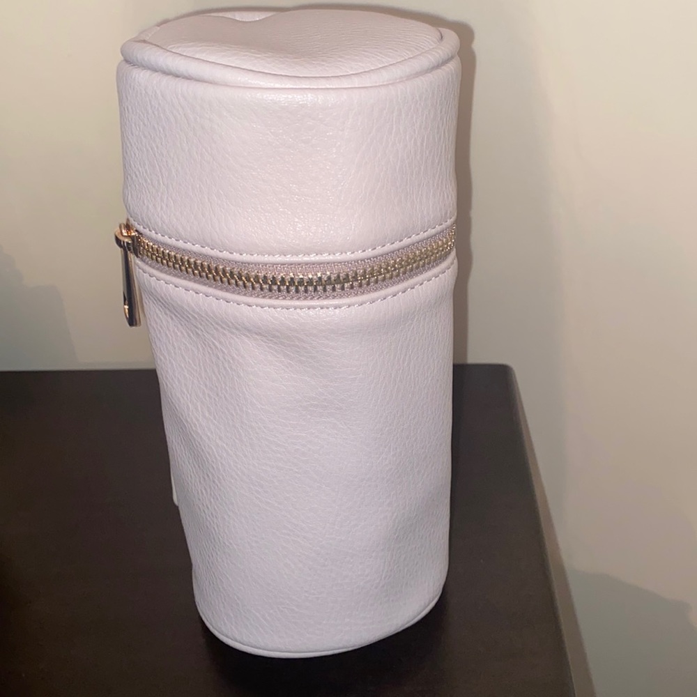 Baby bottle carrier